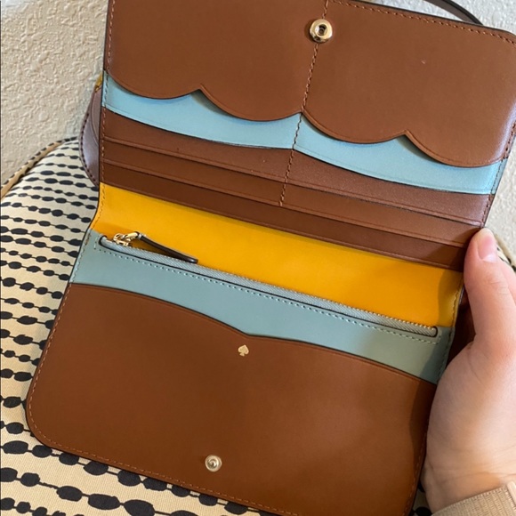Kate Spade scalloped crossbody and wallet set 😍 - Picture 9 of 10
